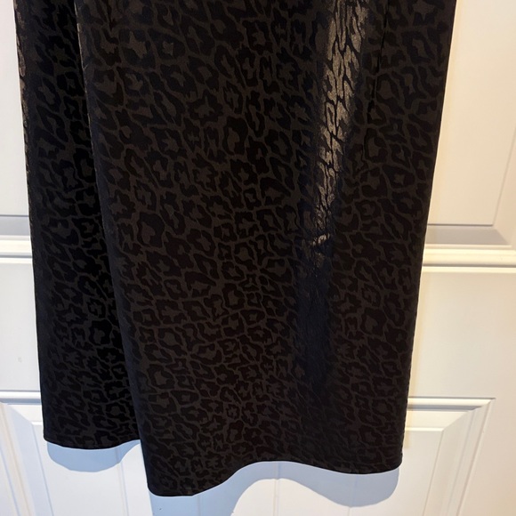 Elegant Black Slip Dress - Picture 6 of 10